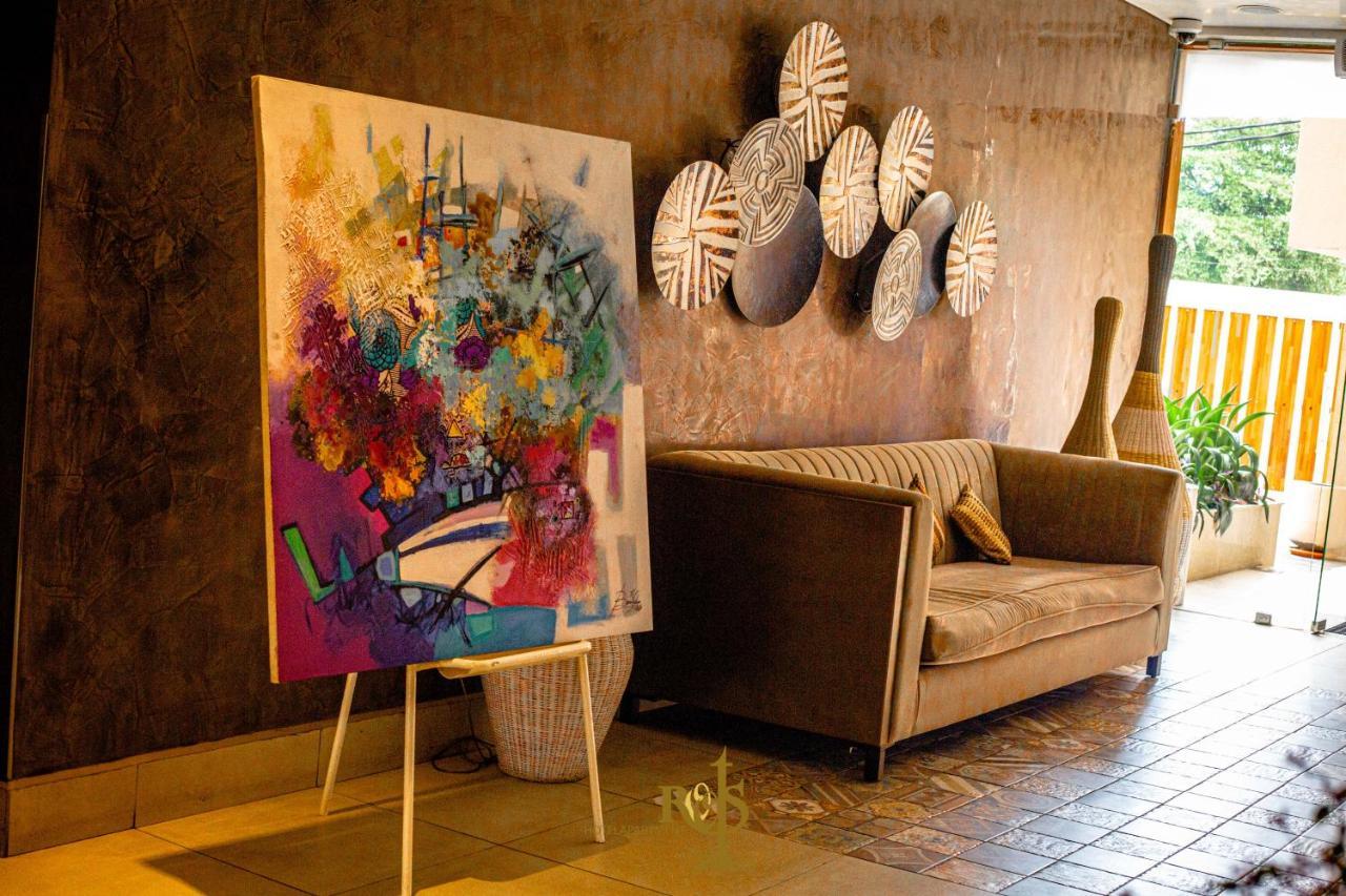 Roots Hotel Apartments Abidjan Ngoại thất bức ảnh