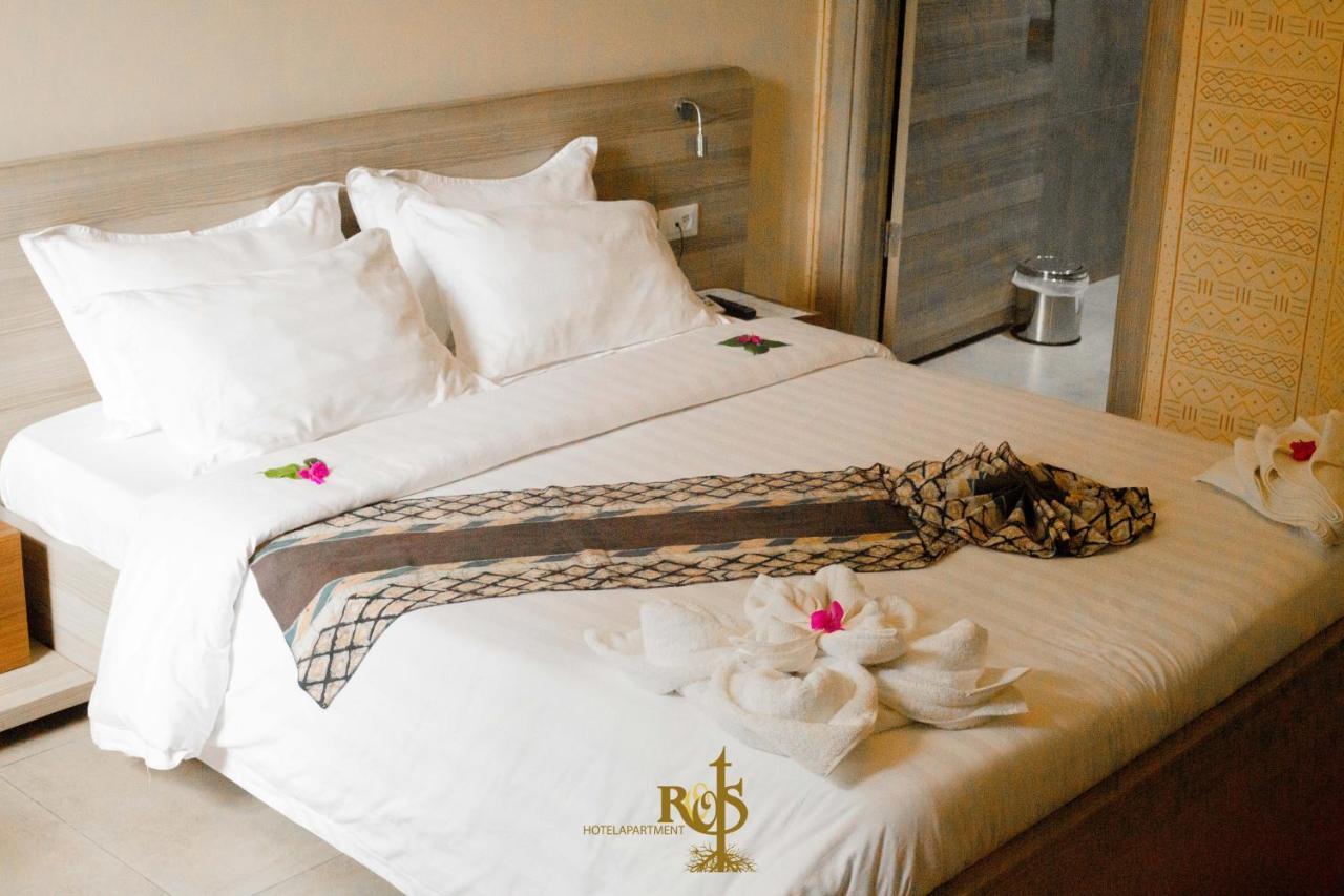 Roots Hotel Apartments Abidjan Ngoại thất bức ảnh