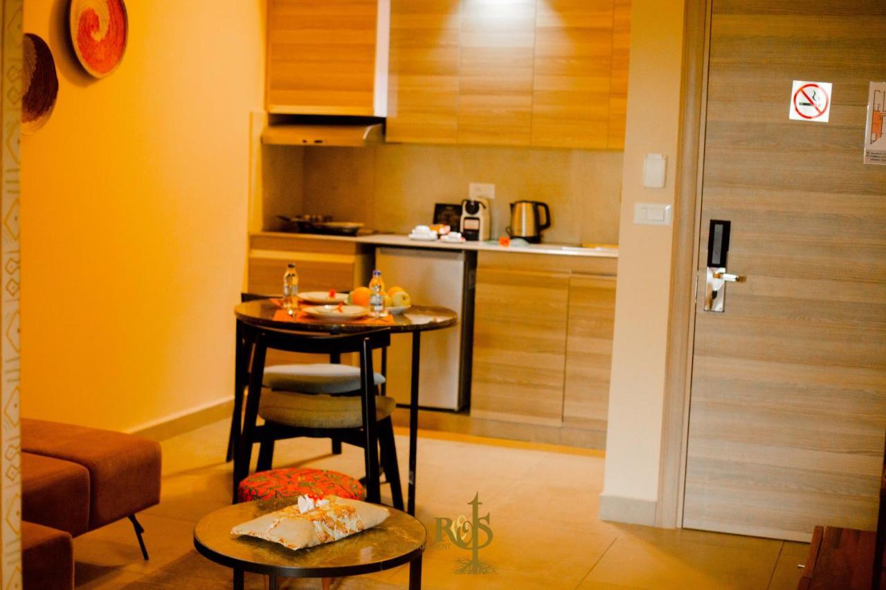 Roots Hotel Apartments Abidjan Ngoại thất bức ảnh