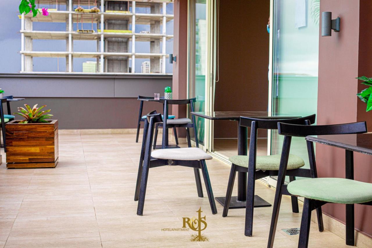 Roots Hotel Apartments Abidjan Ngoại thất bức ảnh