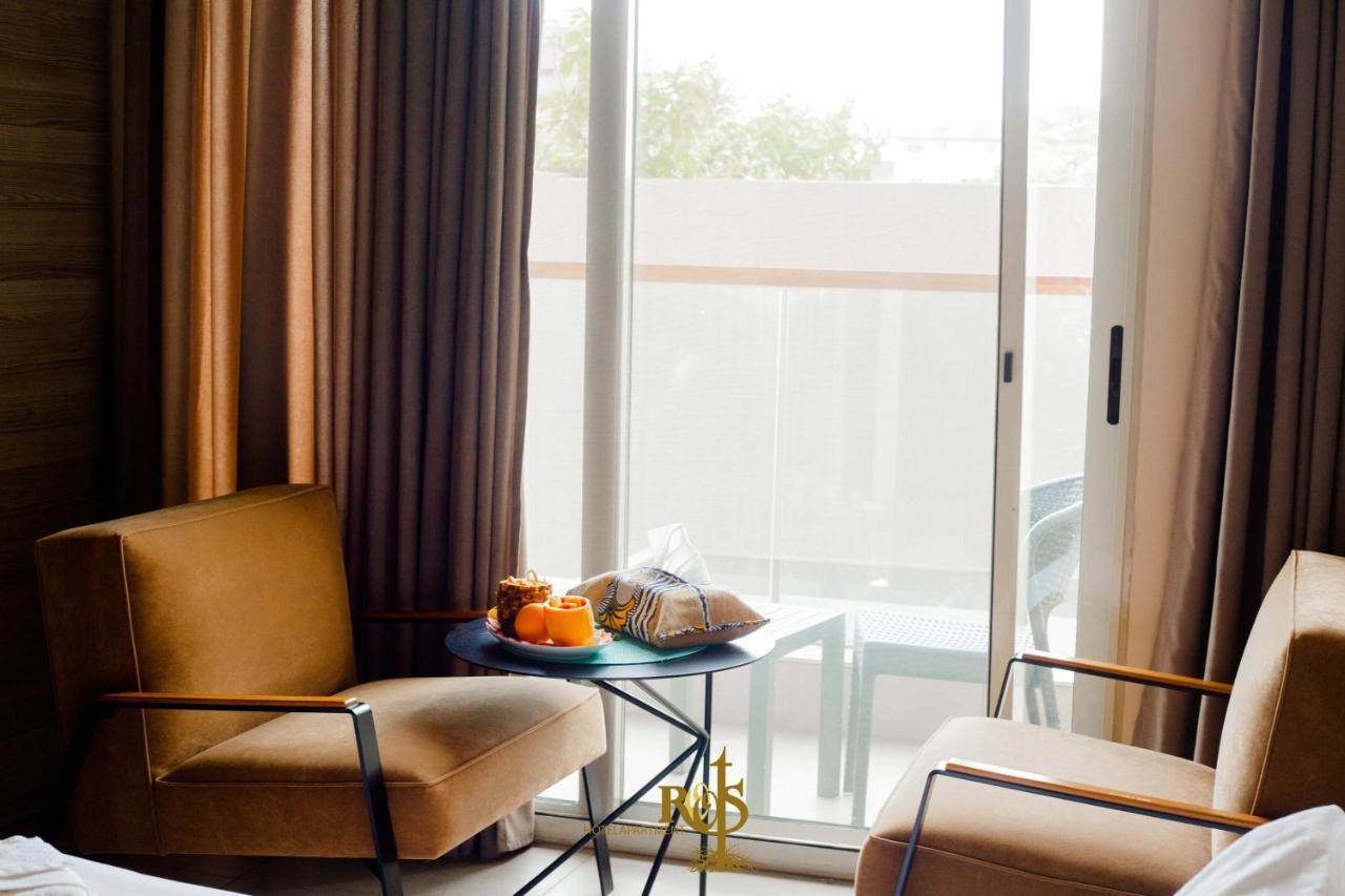 Roots Hotel Apartments Abidjan Ngoại thất bức ảnh