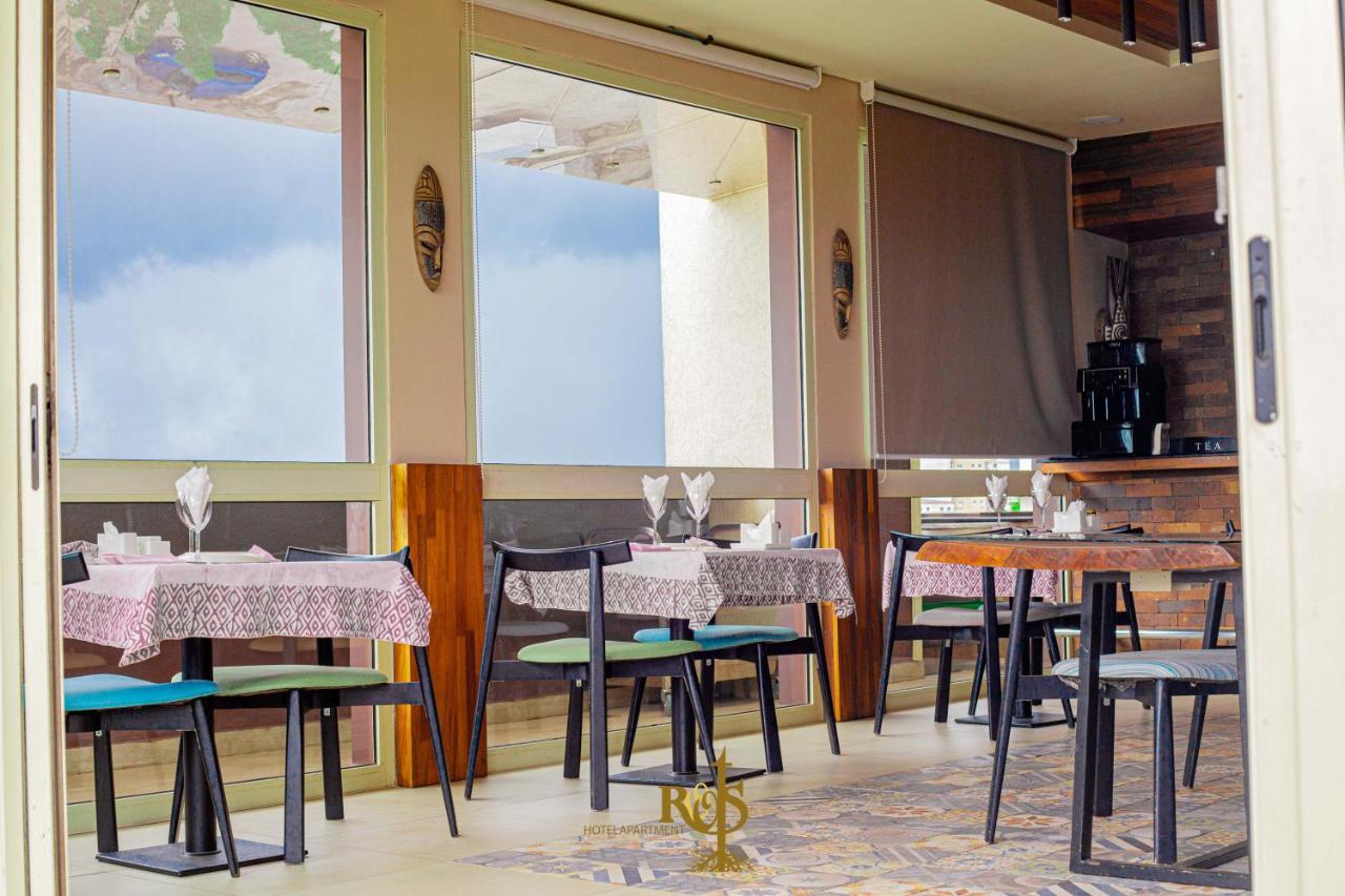 Roots Hotel Apartments Abidjan Ngoại thất bức ảnh