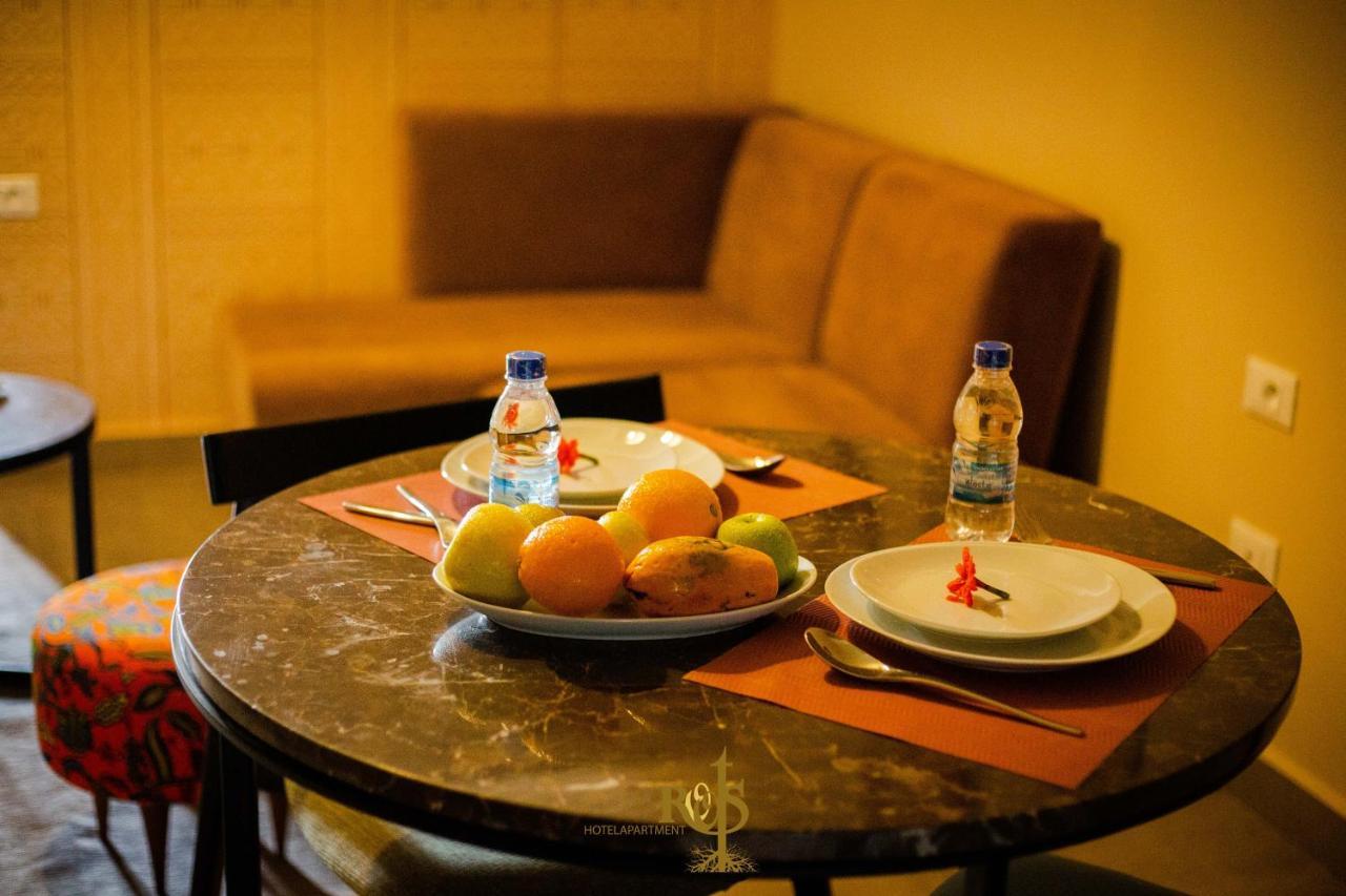Roots Hotel Apartments Abidjan Ngoại thất bức ảnh
