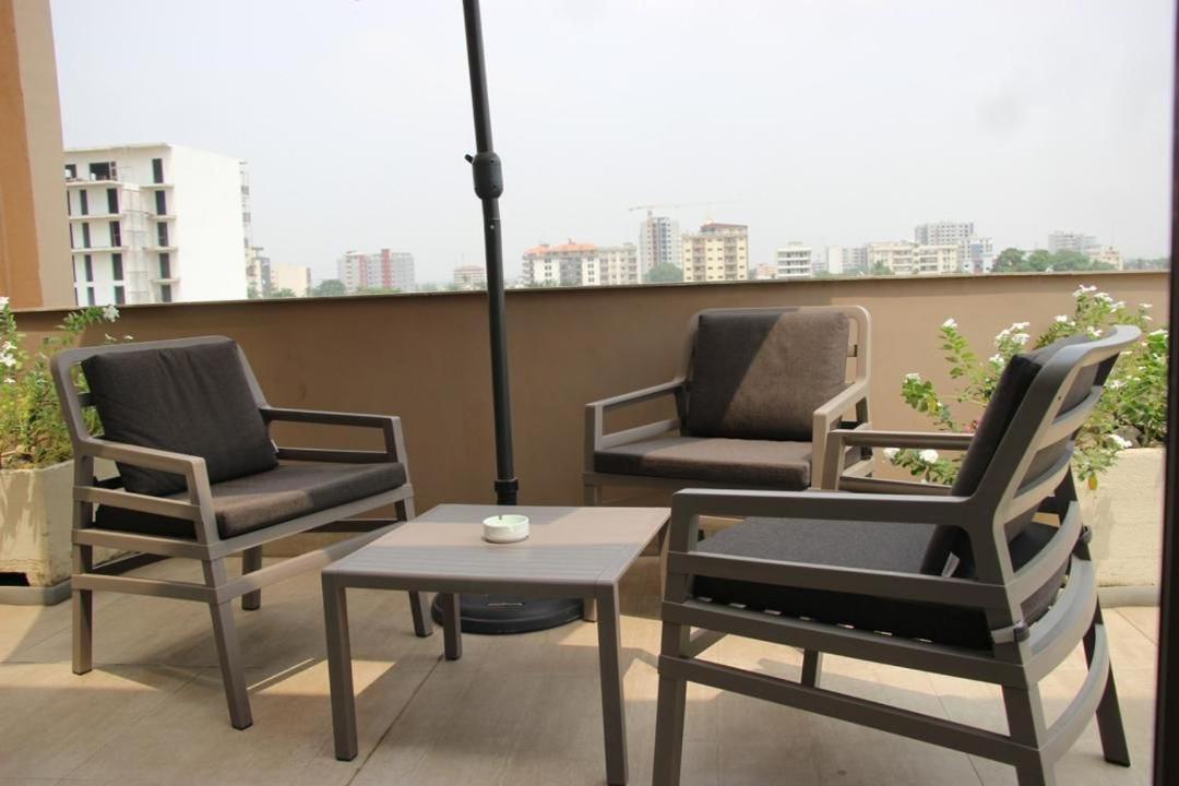 Roots Hotel Apartments Abidjan Ngoại thất bức ảnh