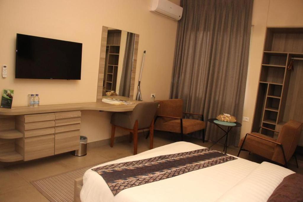 Roots Hotel Apartments Abidjan Ngoại thất bức ảnh