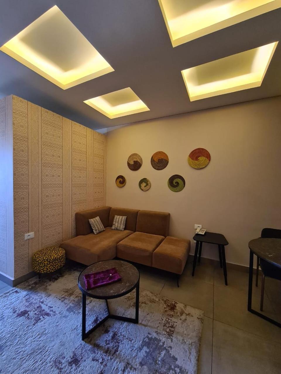 Roots Hotel Apartments Abidjan Ngoại thất bức ảnh
