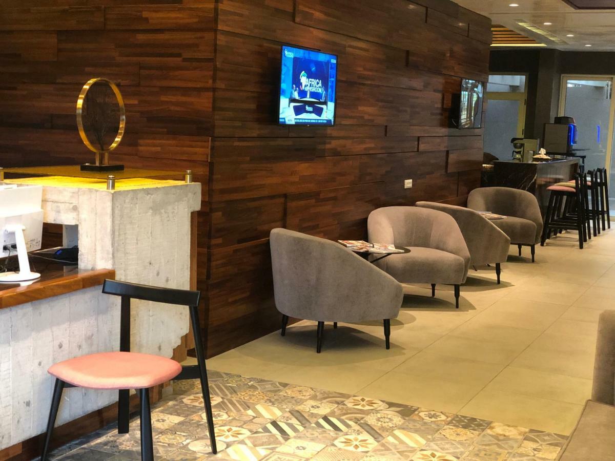 Roots Hotel Apartments Abidjan Ngoại thất bức ảnh