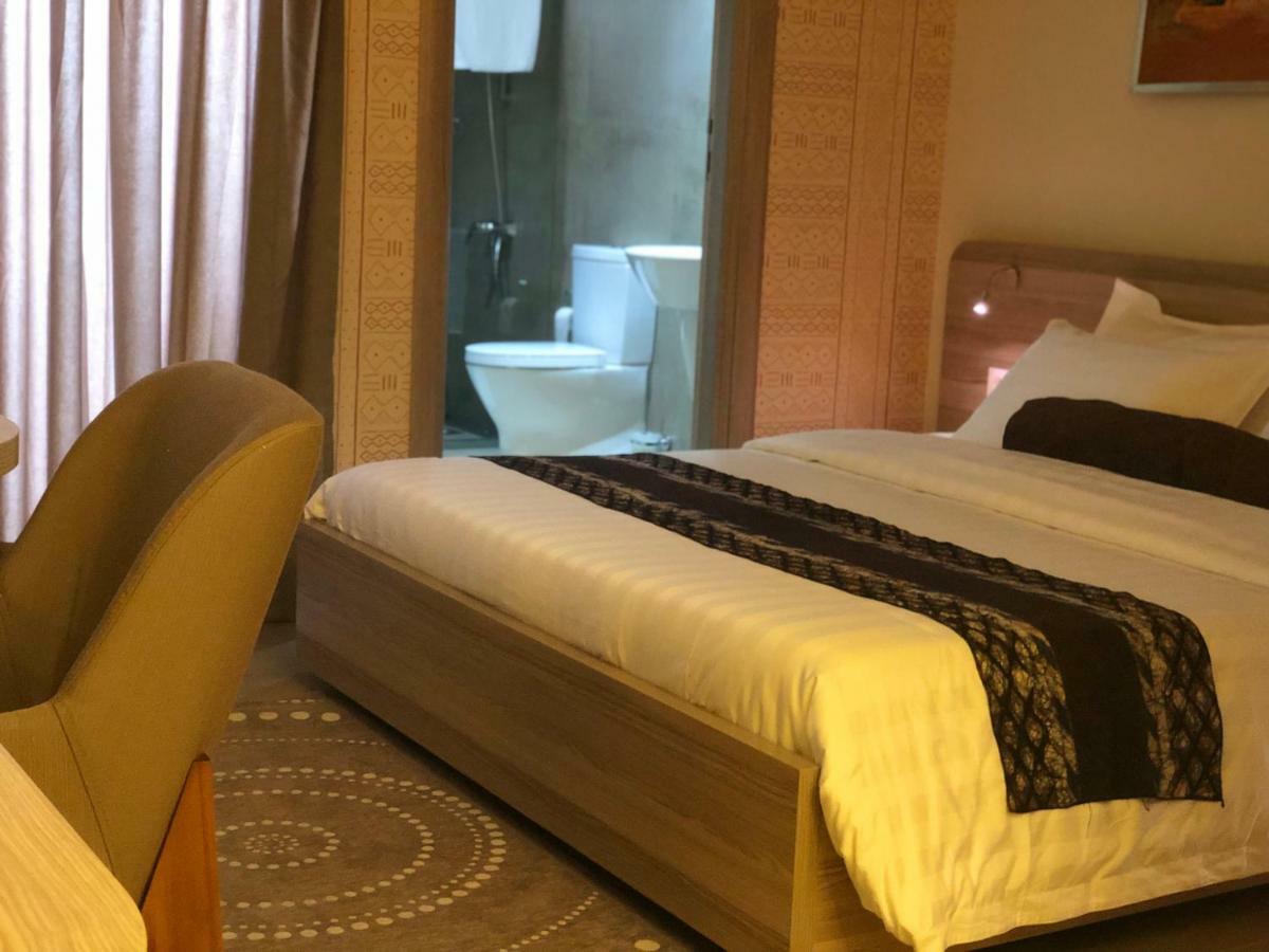 Roots Hotel Apartments Abidjan Ngoại thất bức ảnh