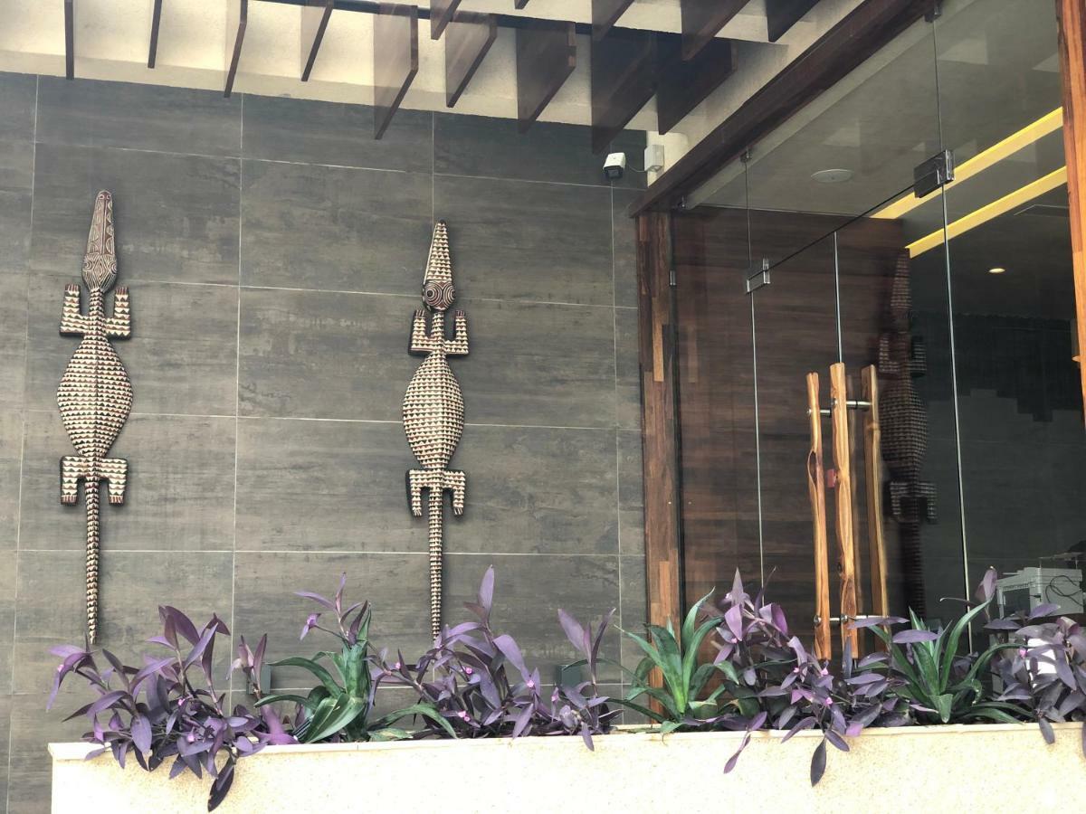 Roots Hotel Apartments Abidjan Ngoại thất bức ảnh