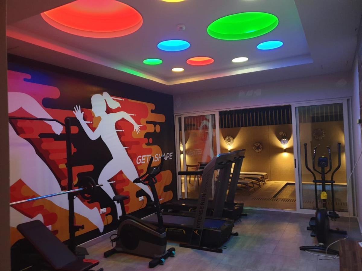 Roots Hotel Apartments Abidjan Ngoại thất bức ảnh