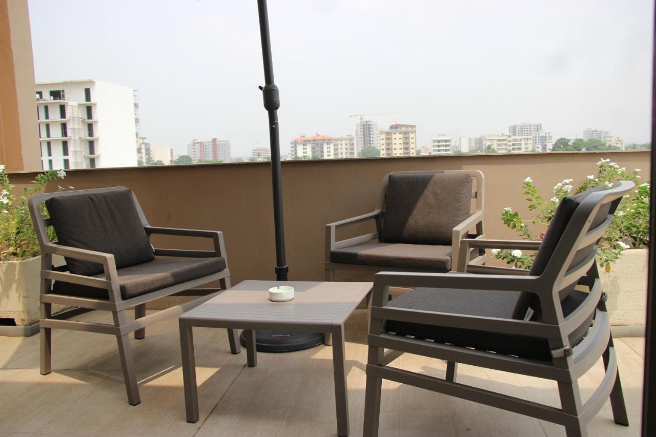Roots Hotel Apartments Abidjan Ngoại thất bức ảnh